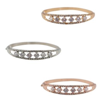 Ladies metal bangle with genuine crystal Clear stones and Clear cubic zirconia stoneS.
Available in Gold, Rhodium and Rose Gold colour plating.
