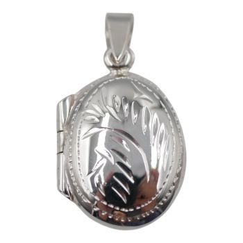 Sterling Silver oval locket.
Locket measures 2.3cm x 1.3cm.