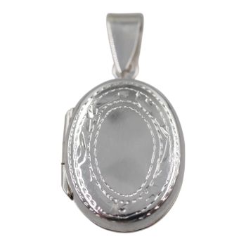 Sterling Silver oval locket.
Locket measures 3cm x 1.5cm.