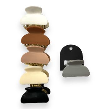 Assorted  gold colour vacum plated mini clamps in assorted  natural colours wi .

Available in  6 assorted natural tones including ,White Cream ,Coffee ,Grey  Brown and Black 

Sold as a pack of 12 assorted .

Size approx 4 x 2.5  cm 

Comes with 