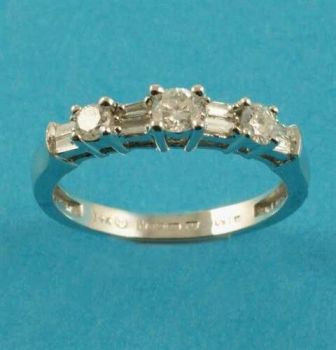 14ct White Gold Diamond Ring 