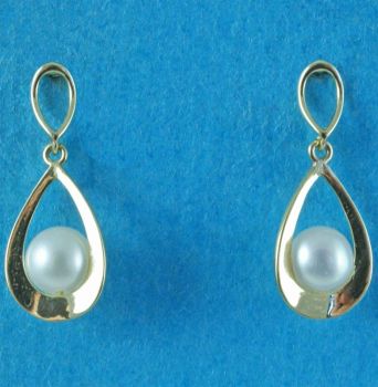 9ct Gold & Freshwater Pearl Drop Earrings