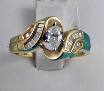 14ct Gold & Diamond Ring