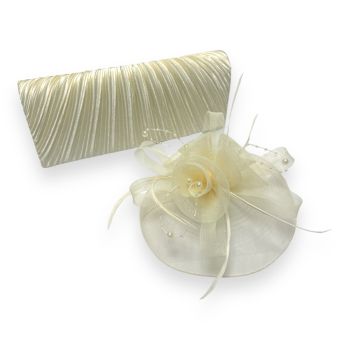 Ladies Cream  satin pleated evening bag with magnetic fastener and chain  shoulder strap .

We have done the work for you by teaming up this stunning evening bag with this perfect matching Fascinator with pretty feather and imitation pearl  detail. 

