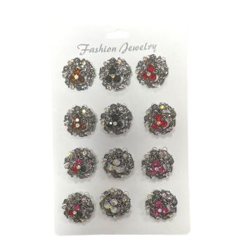 Ladies Antique Silver colour plated pretty filagree brooch with a crystal daisy design .

Stones are genuine crystal .

Brooches are assorted on a display card for easy sale in Jet with Ab crystal ,Rose  /Ab , Ab ,Topaz  , siam / ab ,Ab and Fuchsia Mu