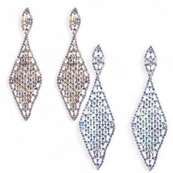 Ladies diamante drop earrings with genuine small crystal stones.

Available in Rhodium  colour plating and gold colour plating with ab crystal stones.

sold as a pack of 3 per colour or 4 asssorted .

Size approx 9x 1.5 cm