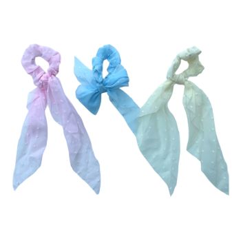 Chiffon polko dot scrunchie with tails can also be tied in a bow 

Scrunchie is approx 8 cm across and the tails are approx 26 cm in length .

Available in Baby Pink ,Baby Blue and Cream .

Sold as a pack of 12 assorted .