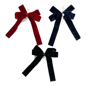 Girls Velvet Bow with dangly pearl detail on a metal concord clip .

Available in Black ,Navy and Burgundy .

sold as a pack of 12 assorted .